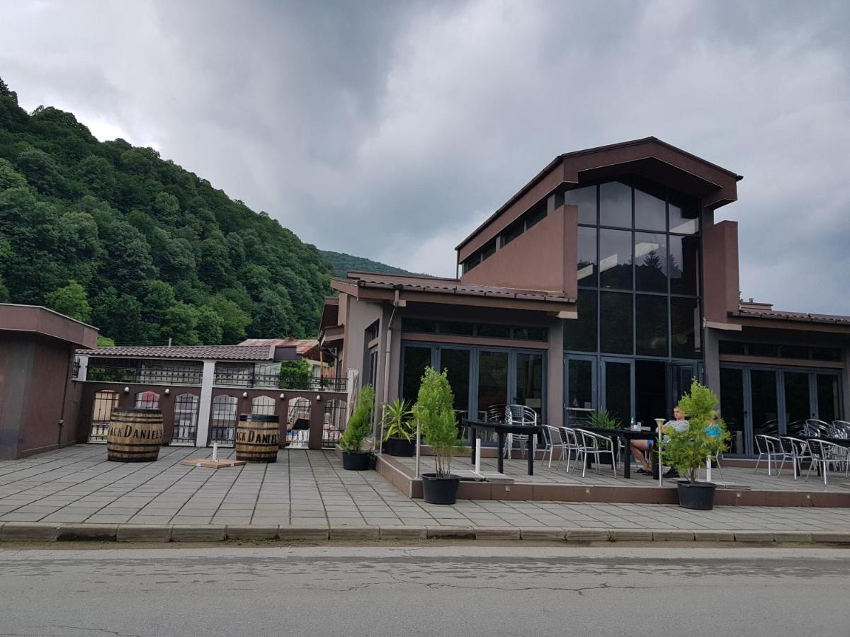 Мечтаната Селска Къща На Реката Със Семейство И Приятели! Ribarica Exterior photo